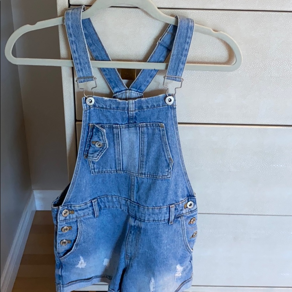 Adorable short Overalls